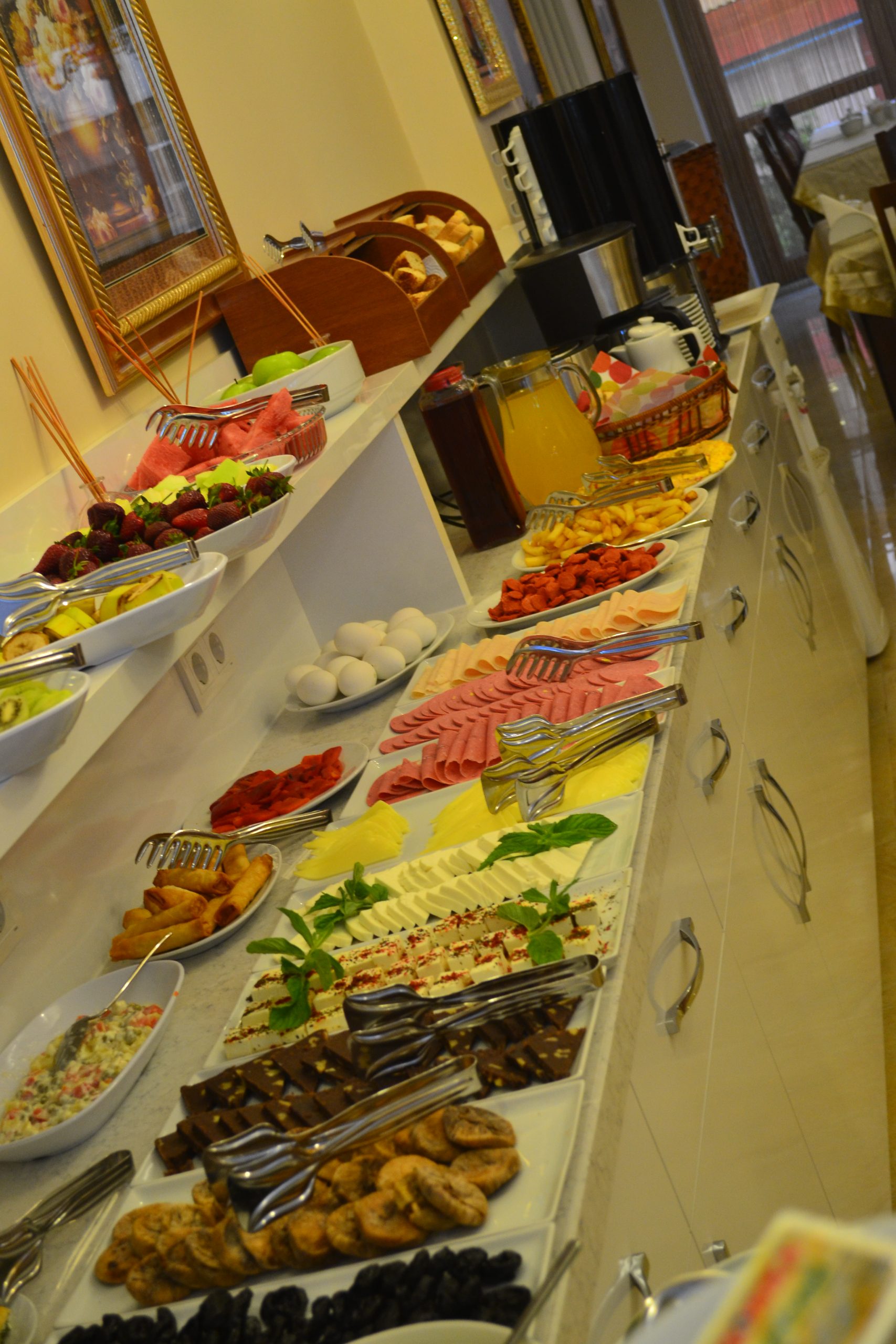  Atlantis Royal: Istanbul's Crown Jewel